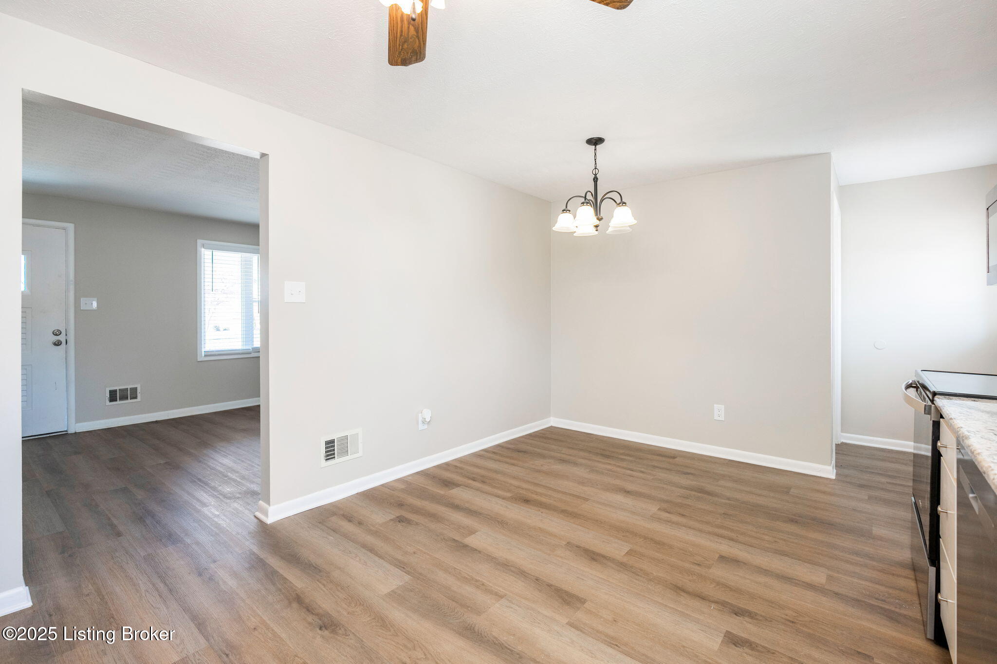 6711 Fernhaven Road Louisville, KY 40228 - Photo 15 of 40 6711 Fernhaven Rd-25