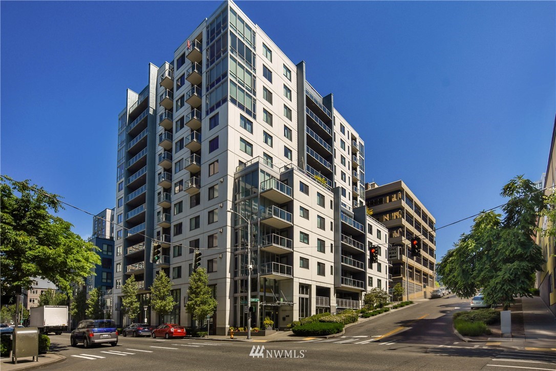 76 Cedar Street, Unit 910 Seattle, WA 98121 - Photo 27 of 30 front view of a building