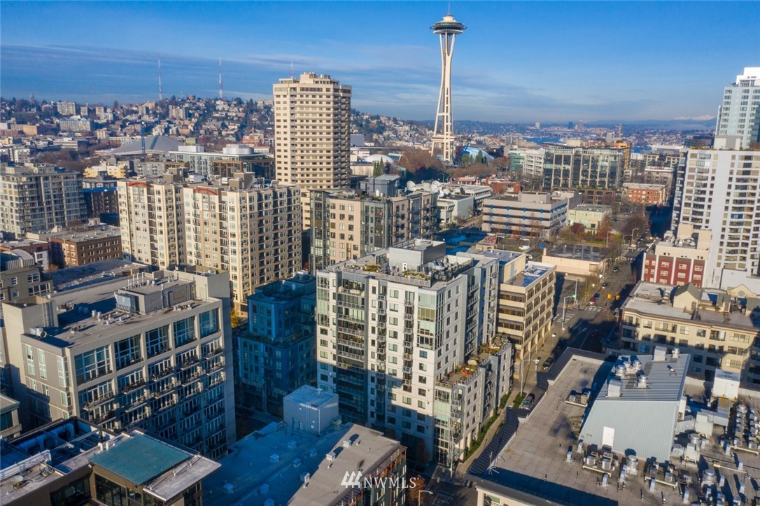 76 Cedar Street, Unit 910 Seattle, WA 98121 - Photo 4 of 30