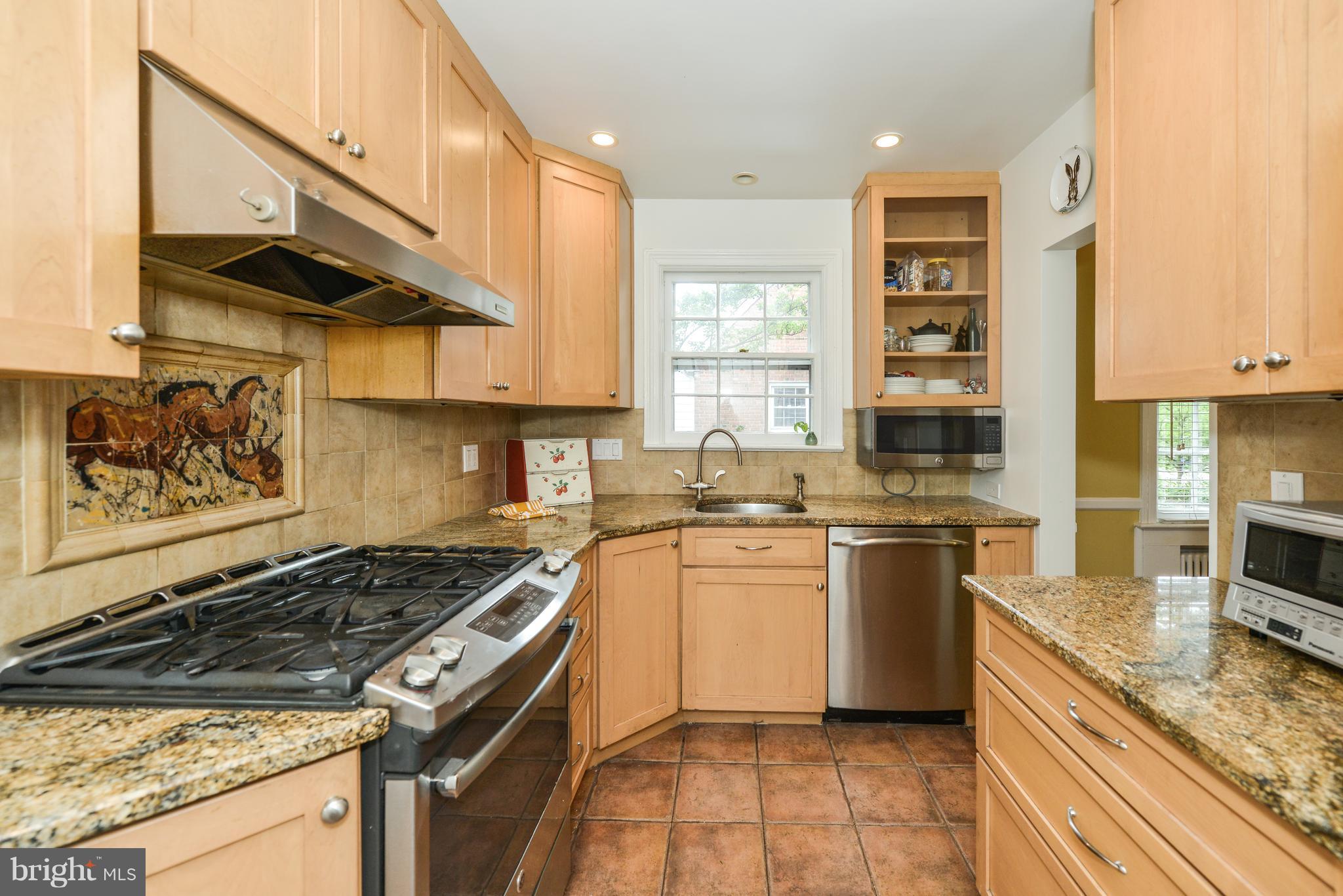 1615 North Glebe Road Arlington, VA 22207 - Photo 13 of 24 Kitchen