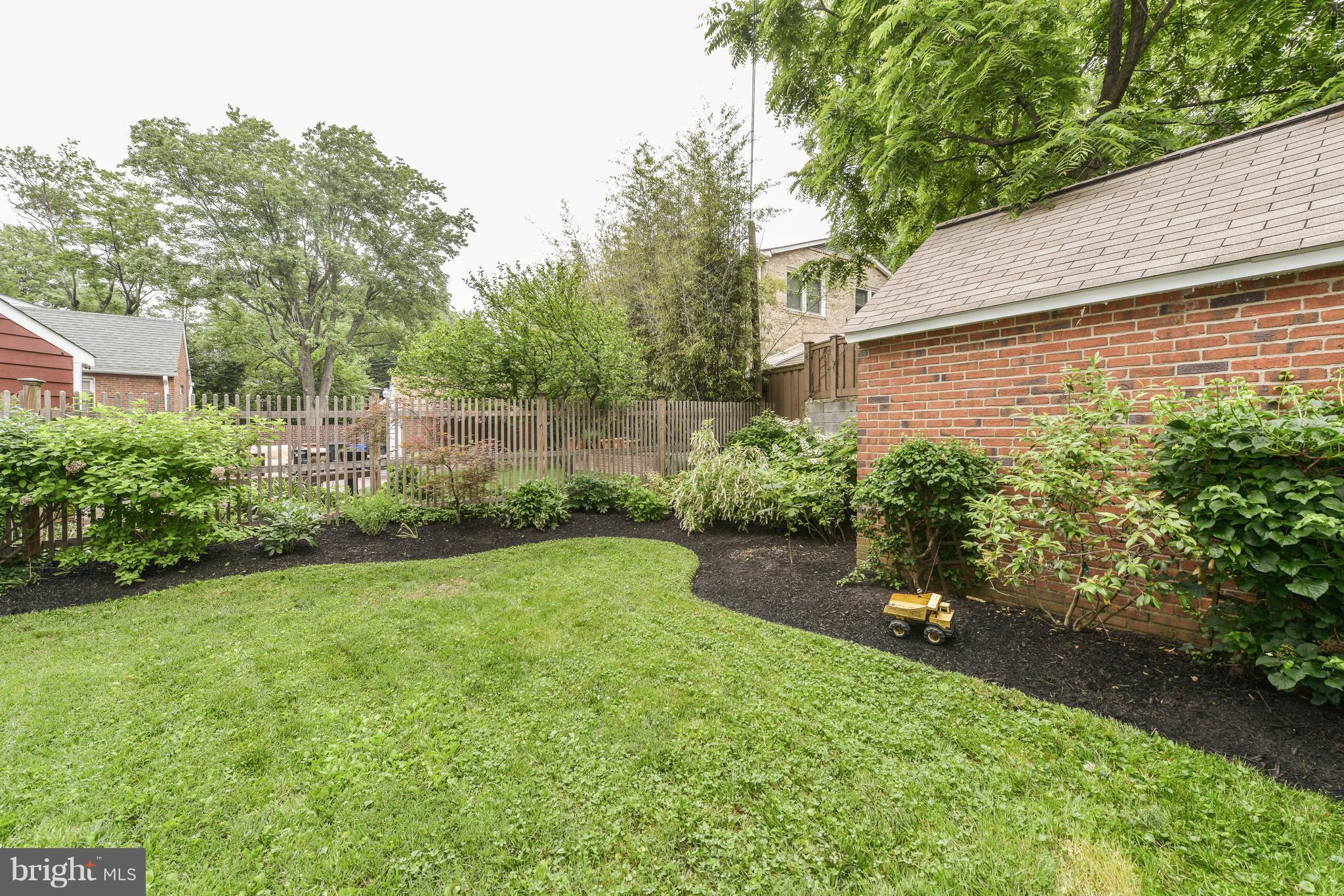 1615 North Glebe Road Arlington, VA 22207 - Photo 23 of 24 1 car, detached garage