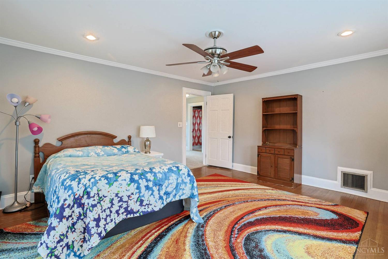 5835 Montgomery Road Cincinnati, OH 45212 - Photo 27 of 44 Gallery Image 27