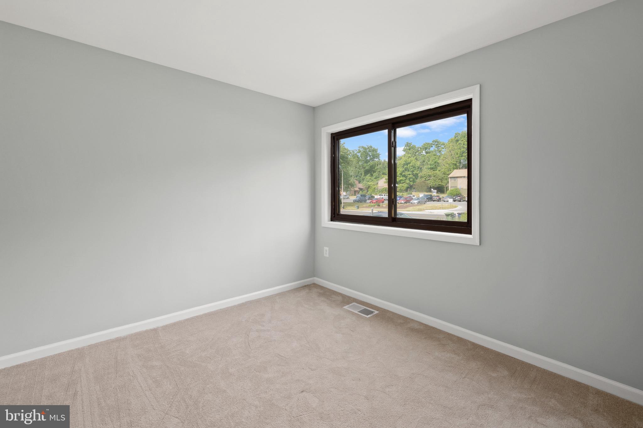 5760 Thunder Hill Road Columbia, MD 21045 - Photo 3 of 34