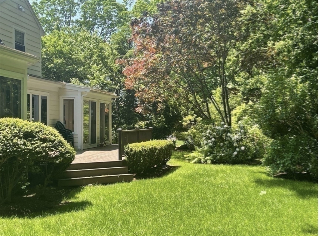 124 Pilgrim Road Wellesley, MA 02481 - Photo 6 of 24