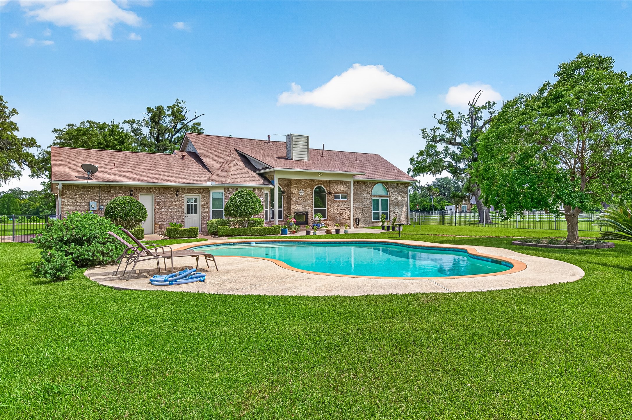 1118 Indian Ridge Rosharon, TX 77583 - Photo 3 of 26