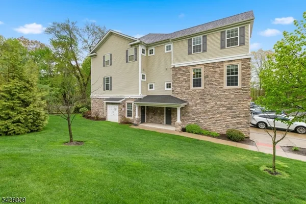 $3,900 | 302 Rotando Way, Morris Plains, NJ 07950