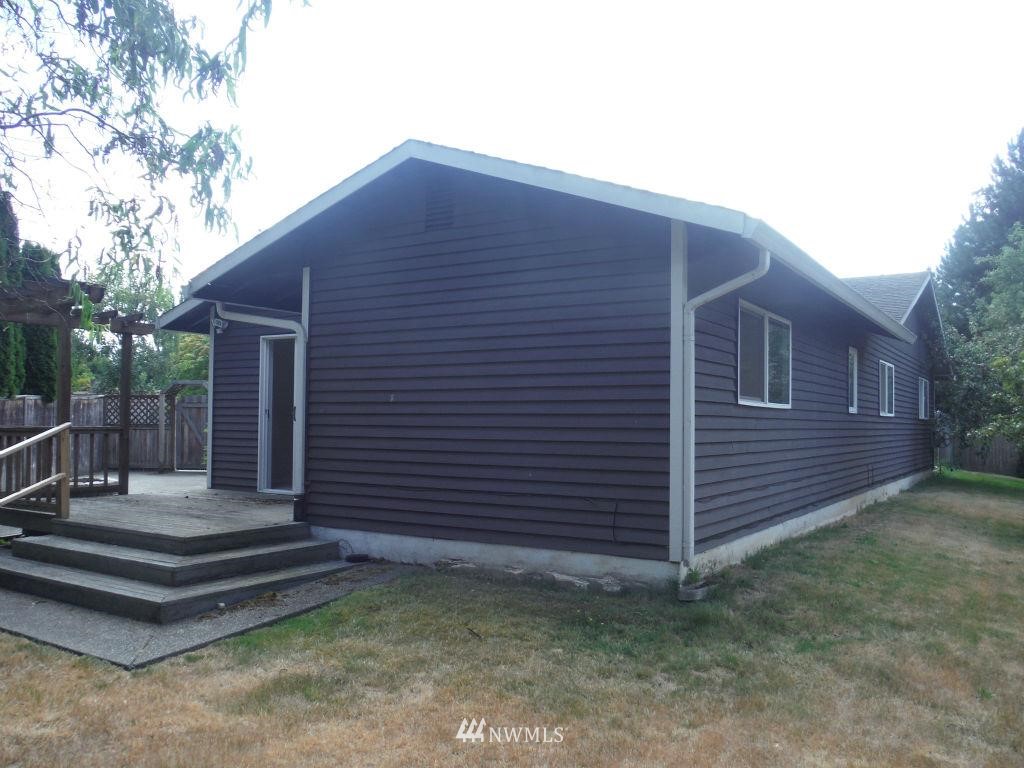 2609 164th Place Southeast Bothell, WA 98012 - Photo 2 of 12