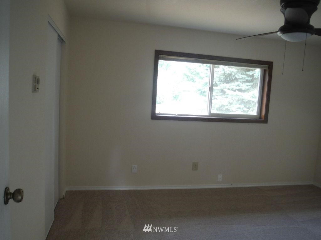 2609 164th Place Southeast Bothell, WA 98012 - Photo 10 of 12
