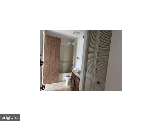 41 Vanderbilt Court Sicklerville, NJ 08081 - Photo 11 of 13 a bathroom with a sink and a mirror