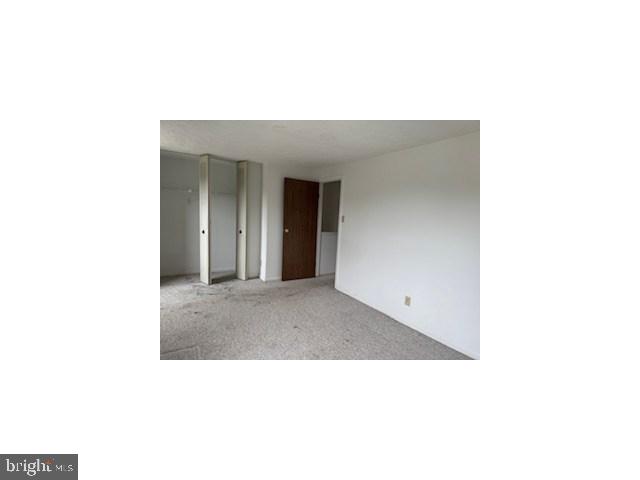 41 Vanderbilt Court Sicklerville, NJ 08081 - Photo 12 of 13 a open living room with a large window