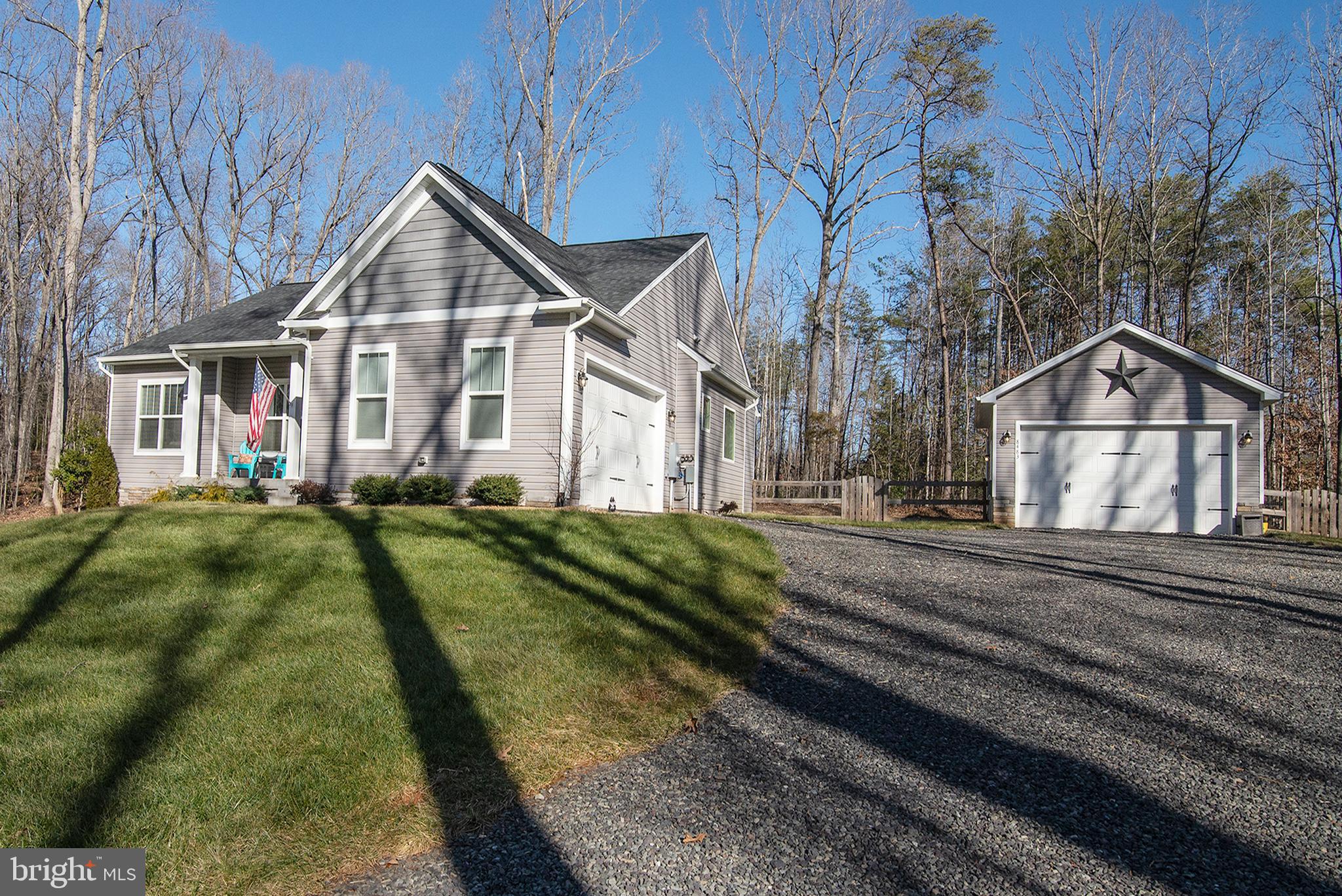 Driveway & Detached Garage