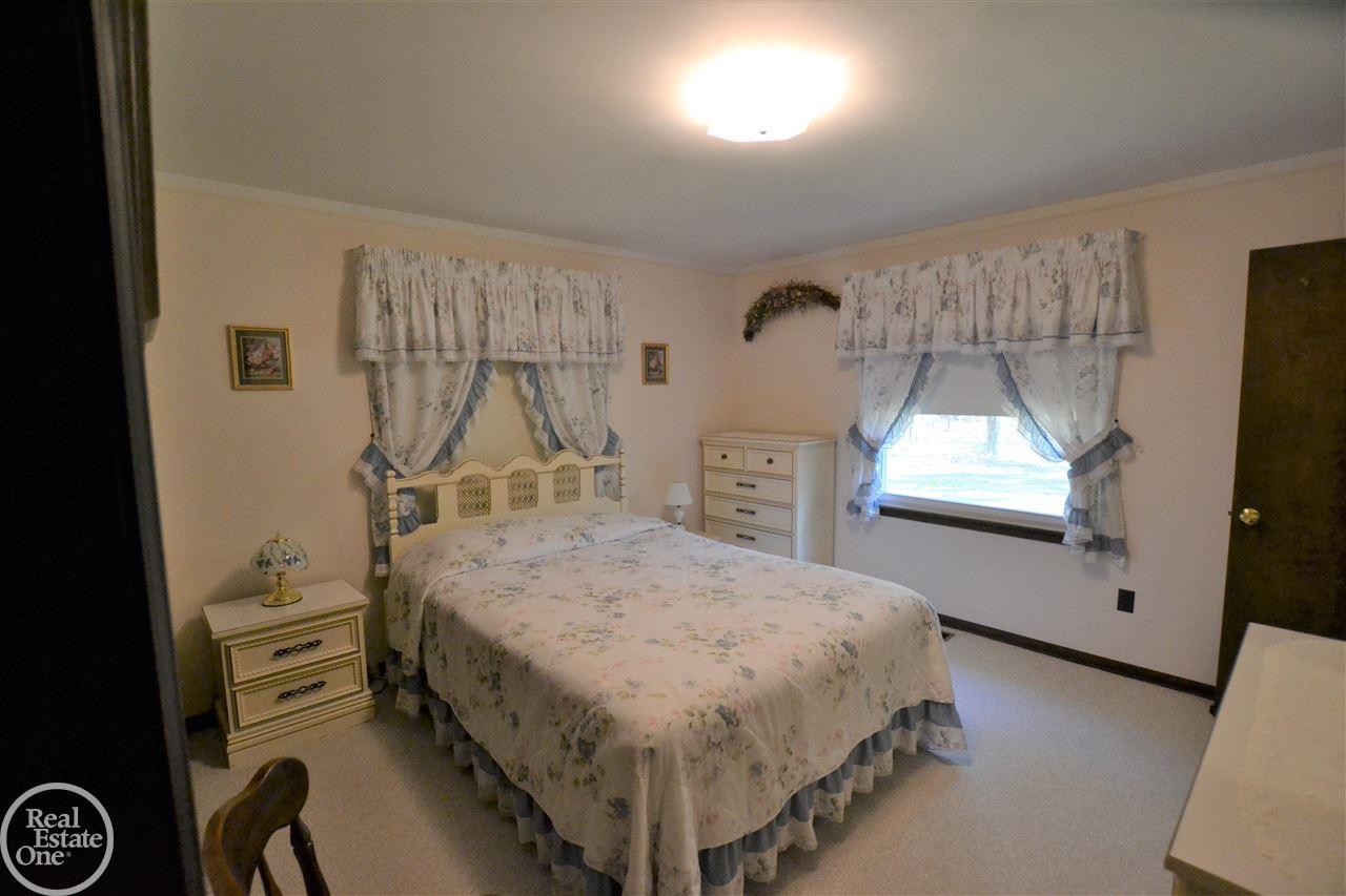 9465 Weber Road Columbus, MI 48063 - Photo 7 of 27 Access to Half Bath