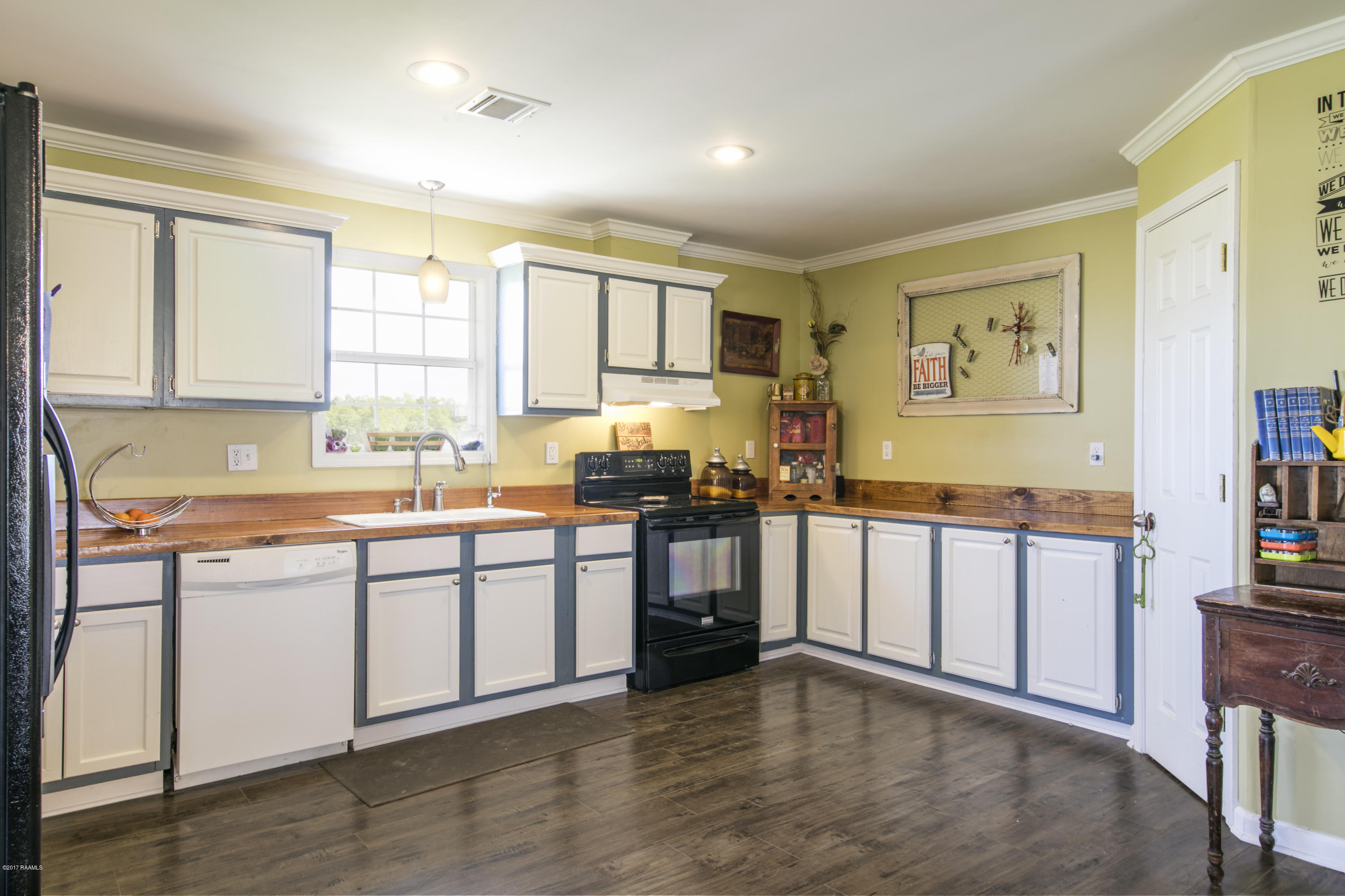 14096 Junius Road Abbeville, LA 70510 - Photo 8 of 17 5 kitchen 1