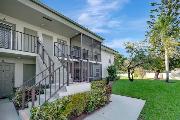 $160,000 | 7547 South Oriole Boulevard, Unit 202, Delray Beach, FL 33446