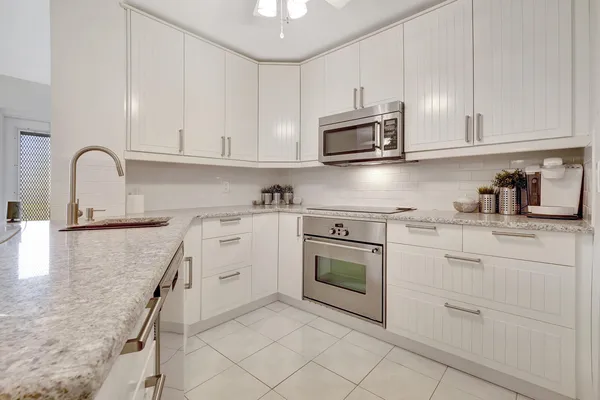 $160,000 | 7547 South Oriole Boulevard, Unit 202, Delray Beach, FL 33446