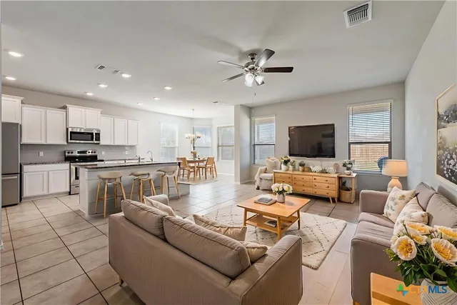 $275,000 | 1129 Ibis Falls Loop, Jarrell, TX 76537