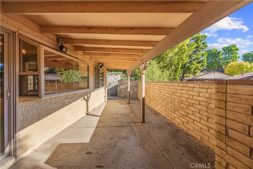 26562 Cardwick Court Newhall, CA 91321 - Photo 24 of 34