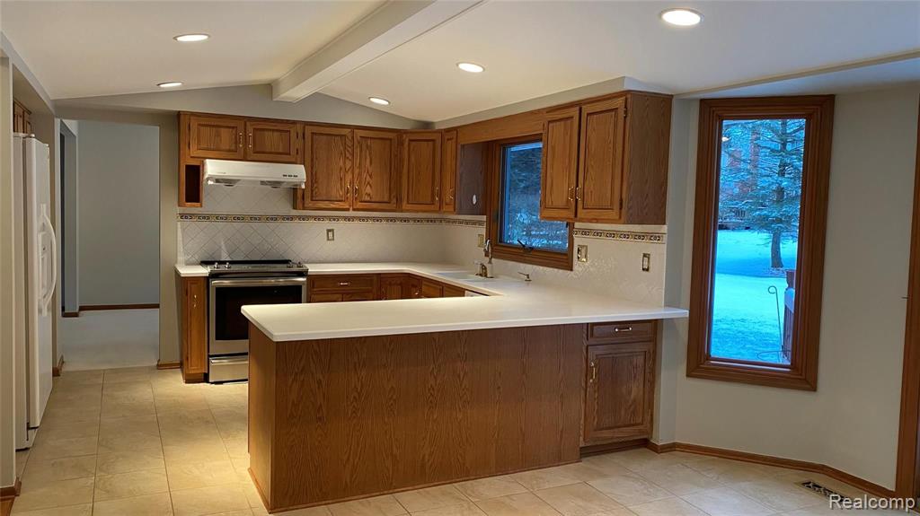 3099 Baypoint Drive Rochester, MI 48309 - Photo 3 of 32
