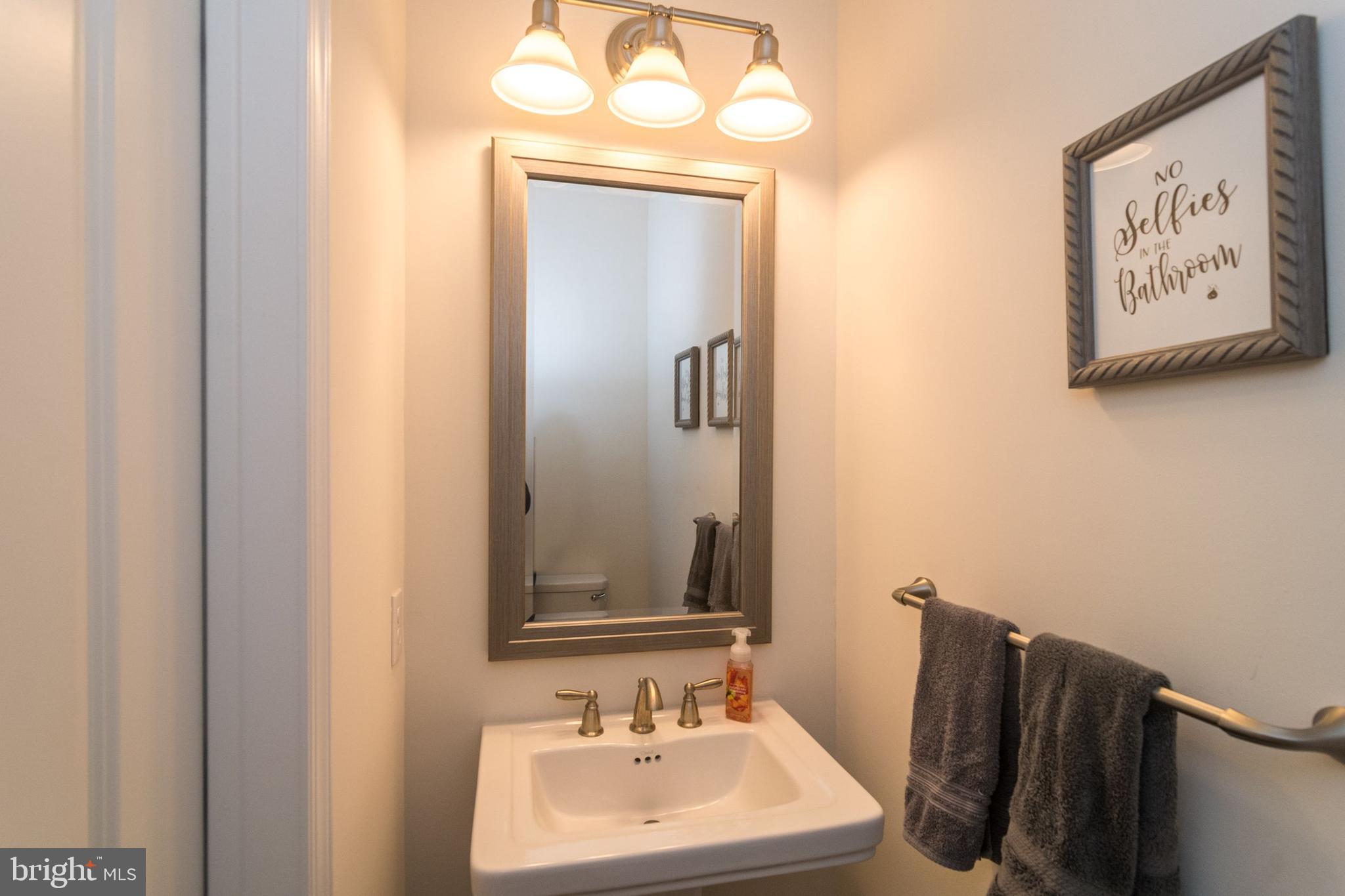 49 Metka Road Royersford, PA 19468 - Photo 25 of 42 Powder Room.