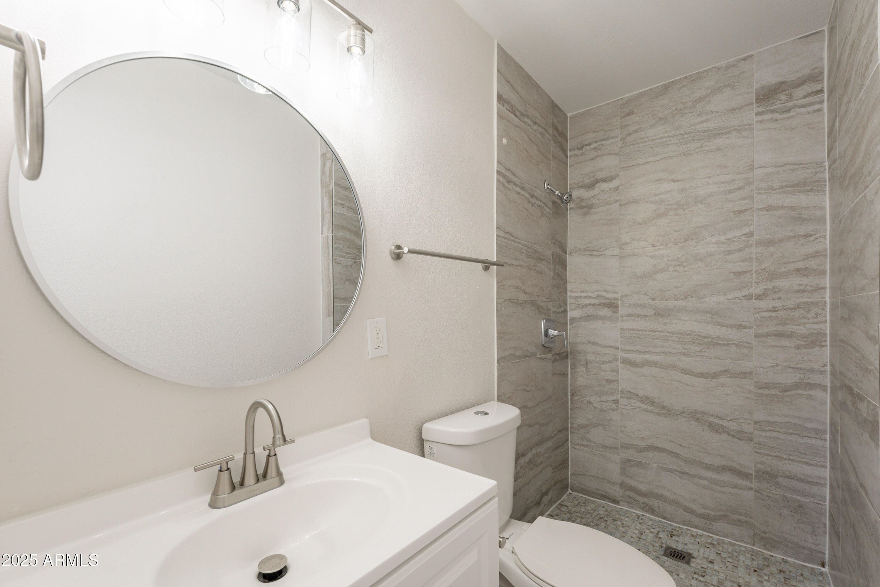 2327 East Chipman Road Phoenix, AZ 85040 - Photo 15 of 18 Chipman-32