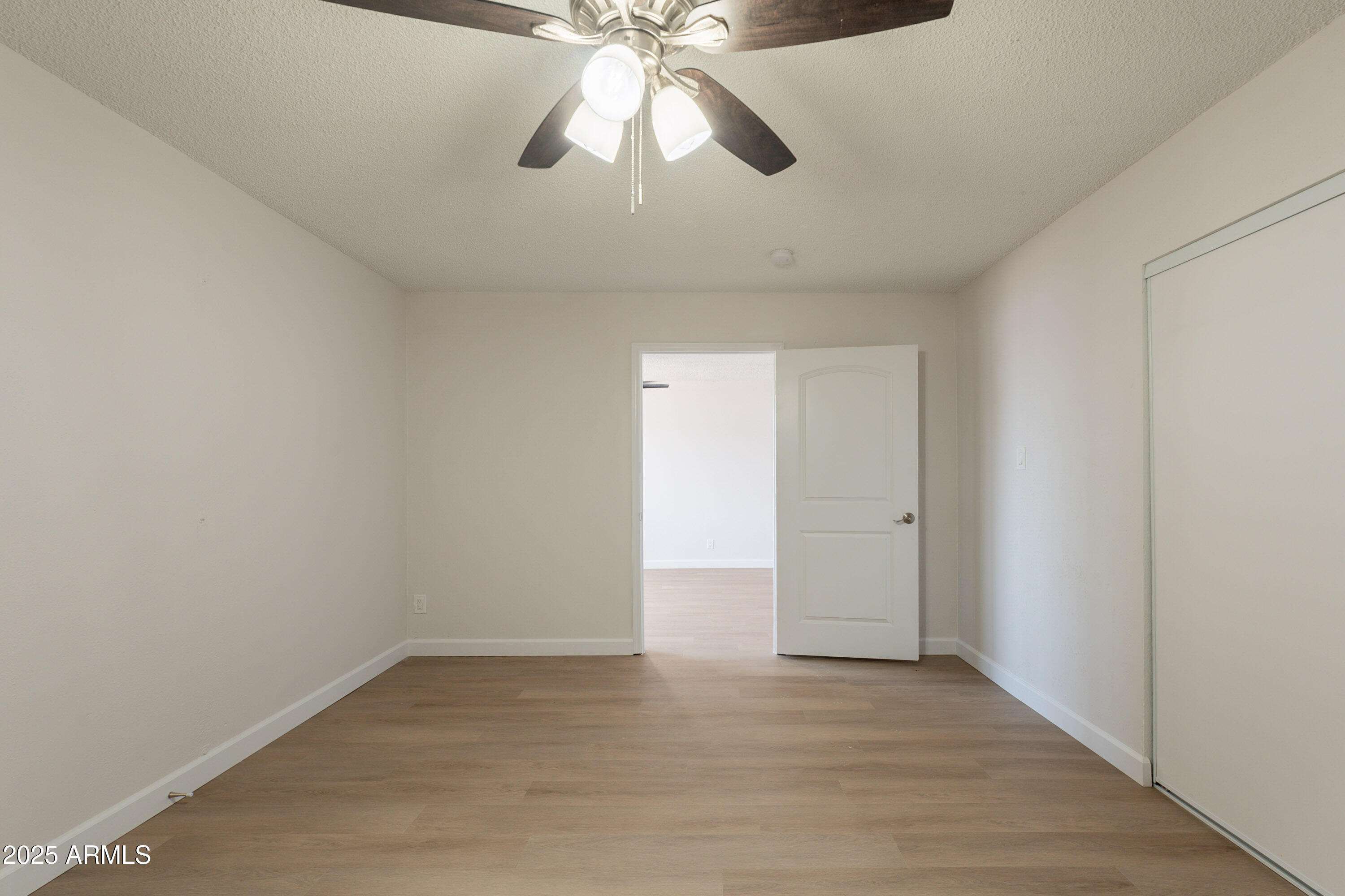 2327 East Chipman Road Phoenix, AZ 85040 - Photo 7 of 18 Chipman-15