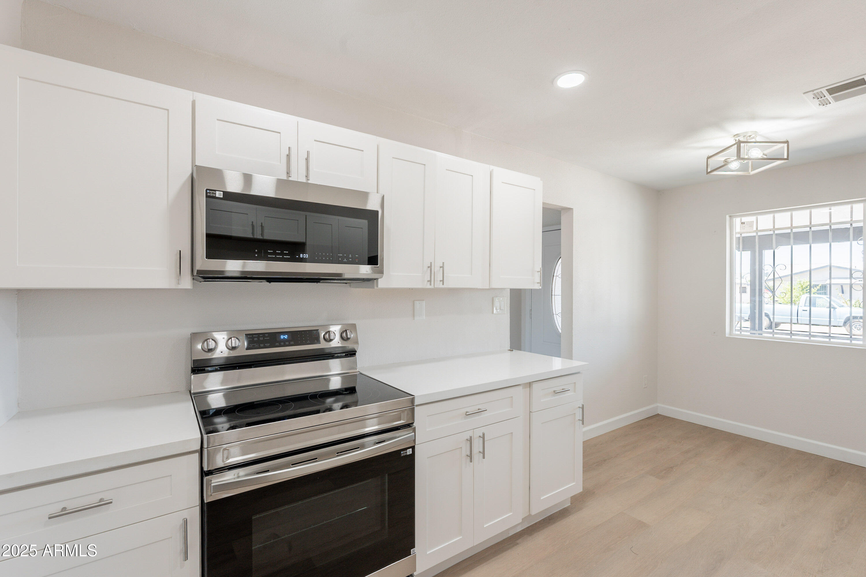 2327 East Chipman Road Phoenix, AZ 85040 - Photo 9 of 18 Chipman-21