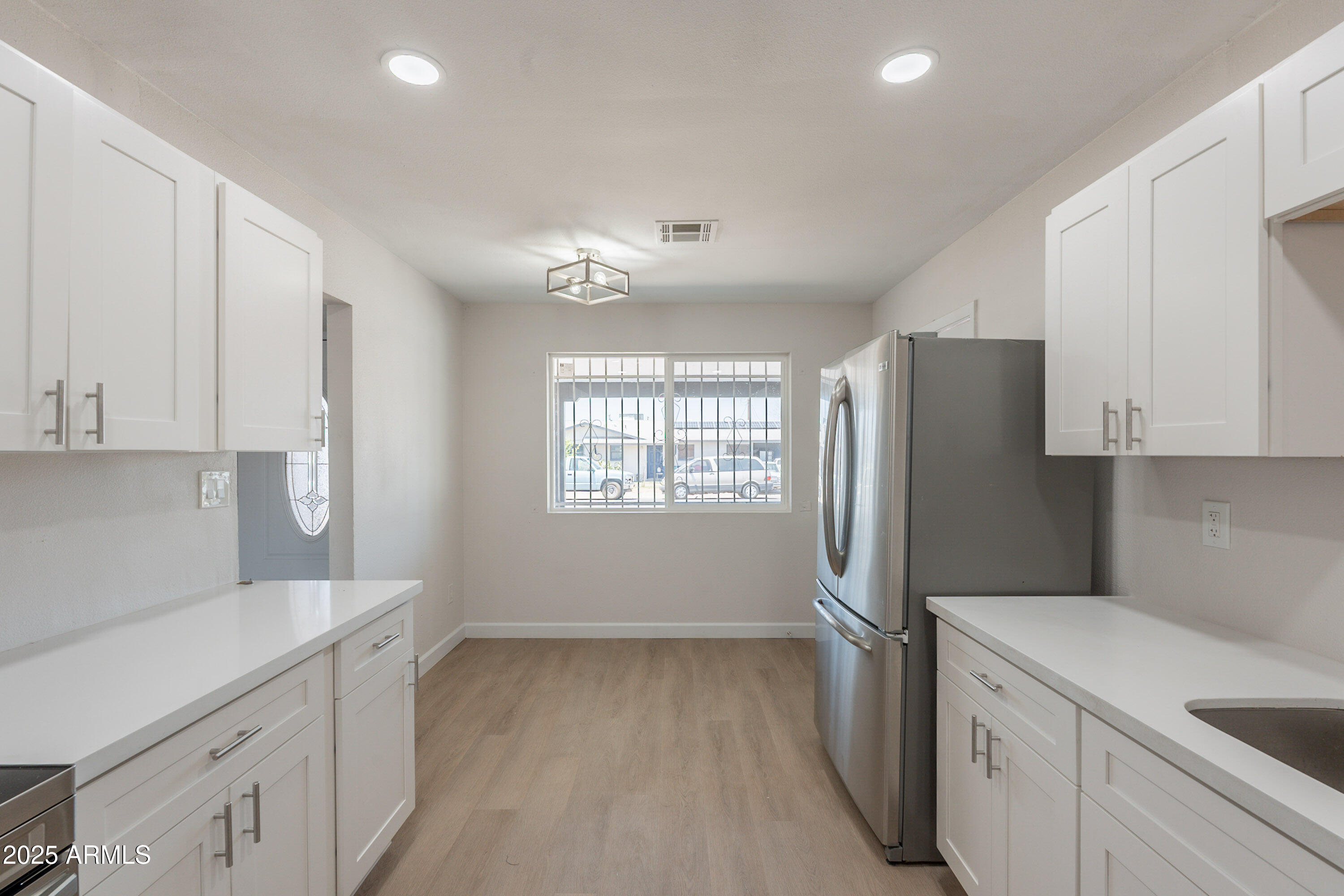 2327 East Chipman Road Phoenix, AZ 85040 - Photo 10 of 18 Chipman-22
