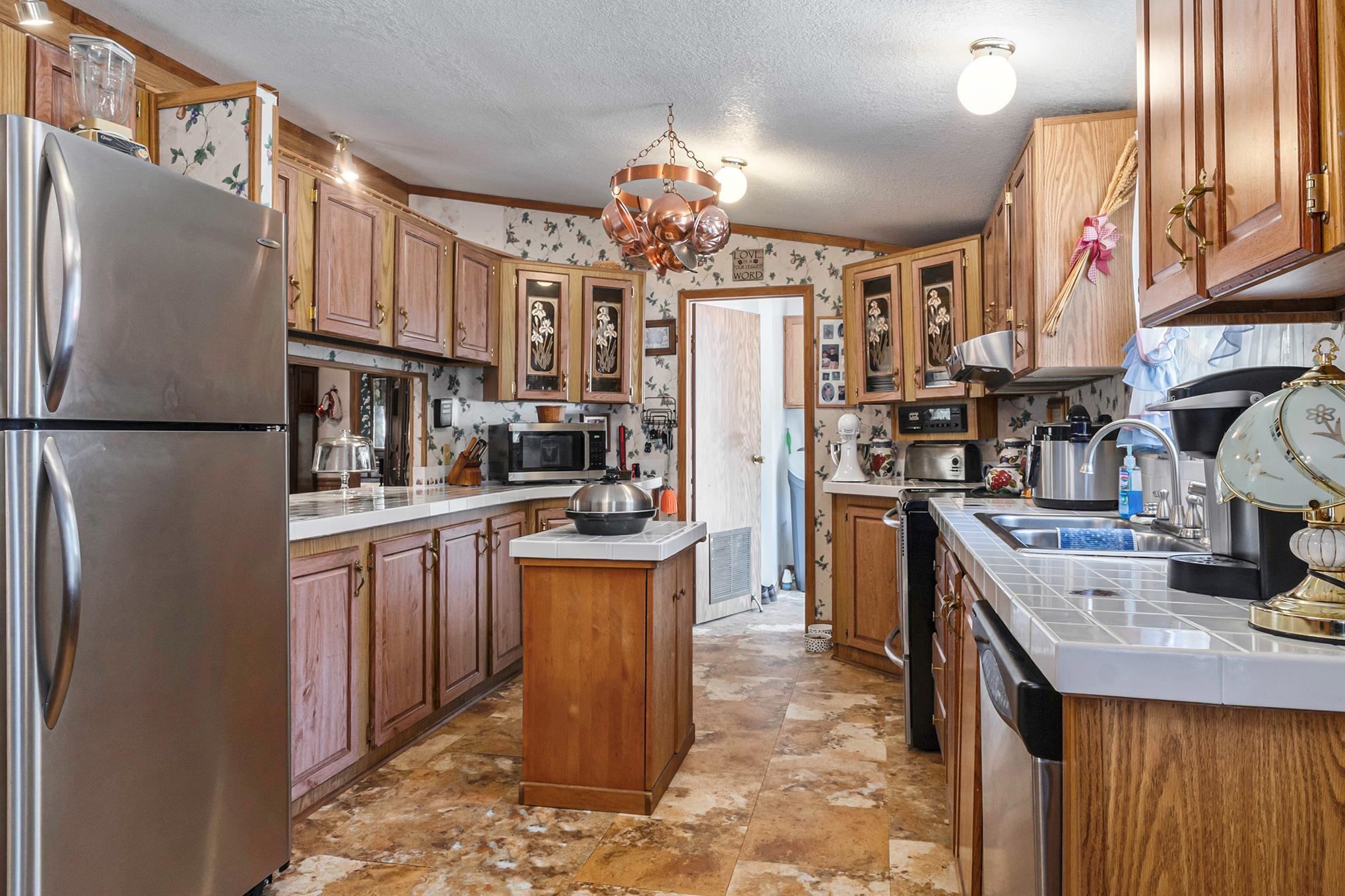 9581 Bray Road Millington, MI 48746 - Photo 11 of 24 50087972-10.JPG