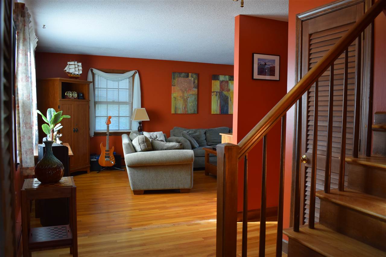 91 Searles Road Nashua, NH 03062 - Photo 11 of 38