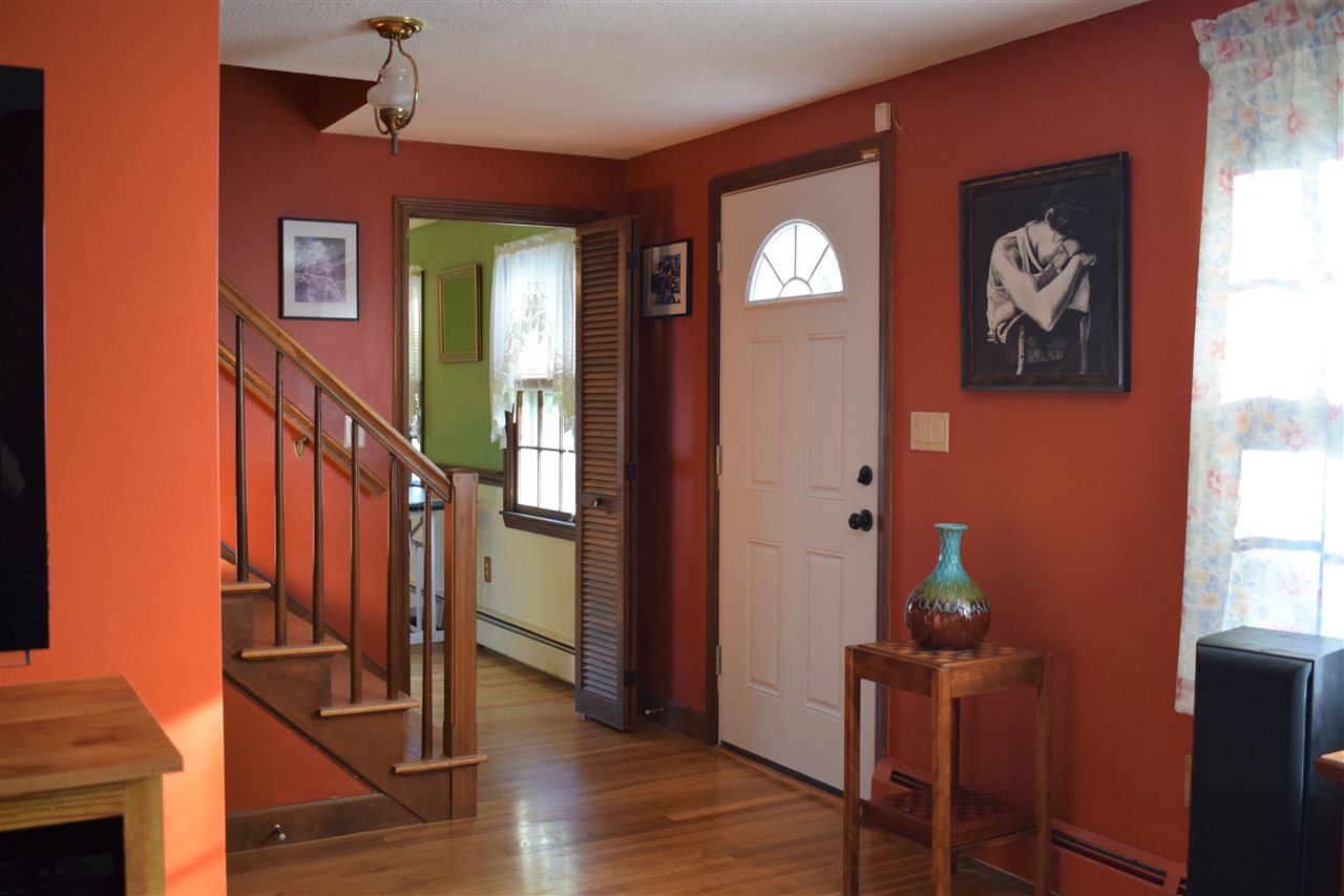 91 Searles Road Nashua, NH 03062 - Photo 12 of 38