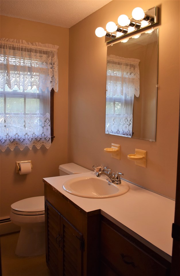 91 Searles Road Nashua, NH 03062 - Photo 16 of 38
