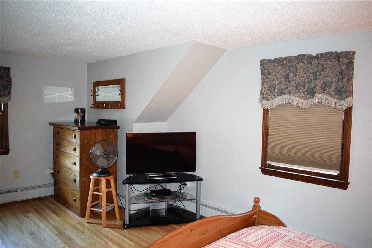 91 Searles Road Nashua, NH 03062 - Photo 18 of 38
