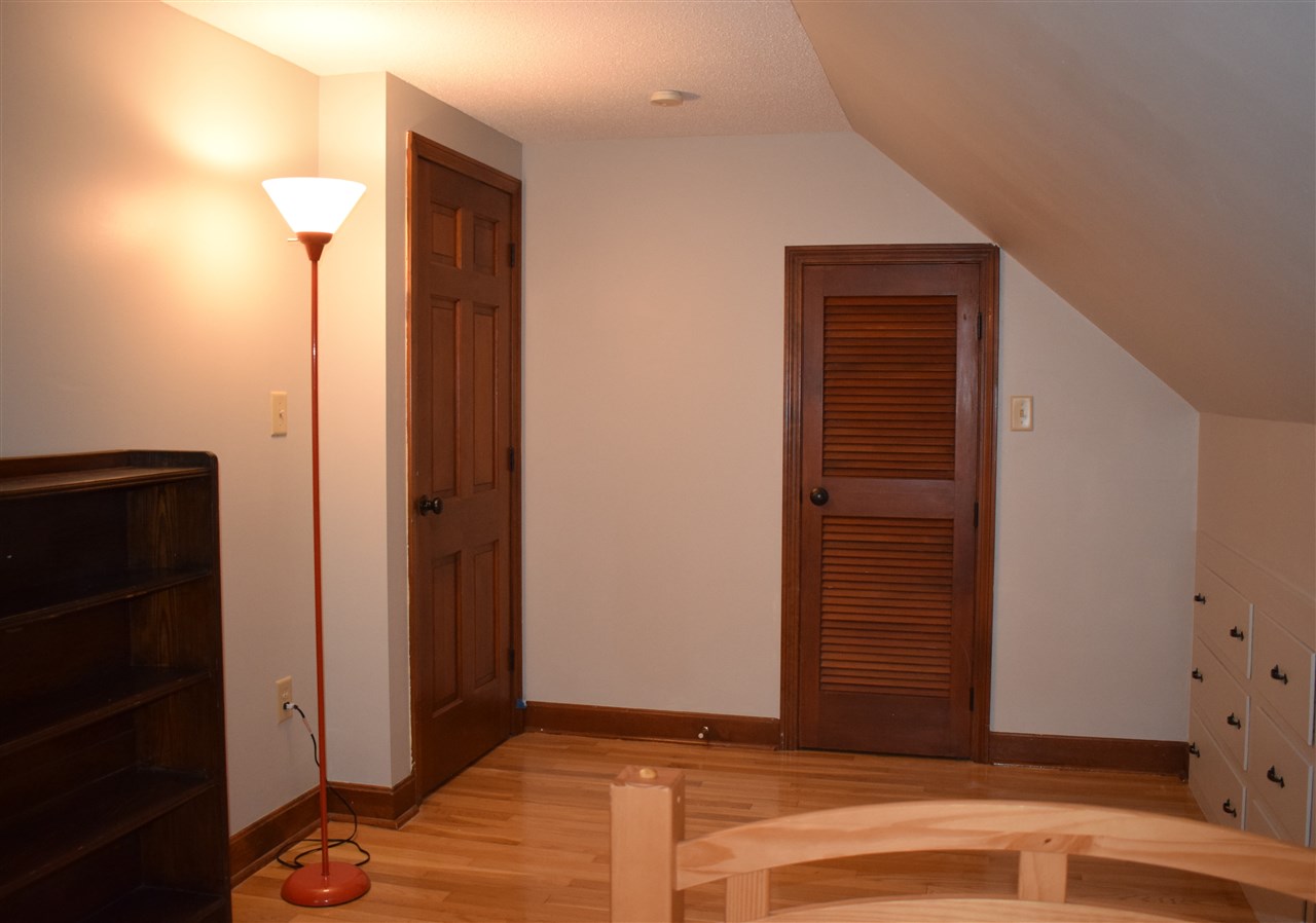 91 Searles Road Nashua, NH 03062 - Photo 24 of 38