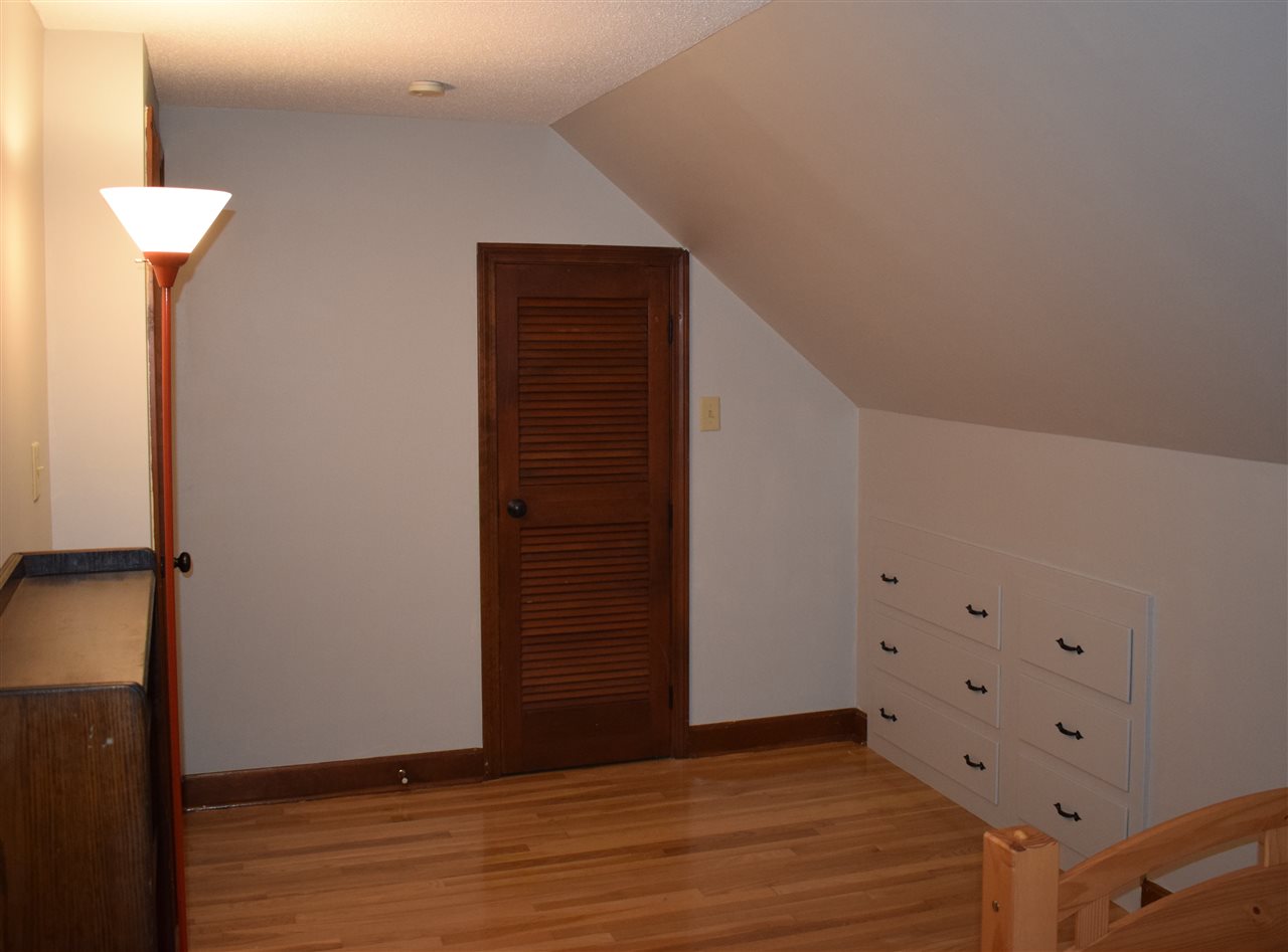 91 Searles Road Nashua, NH 03062 - Photo 25 of 38