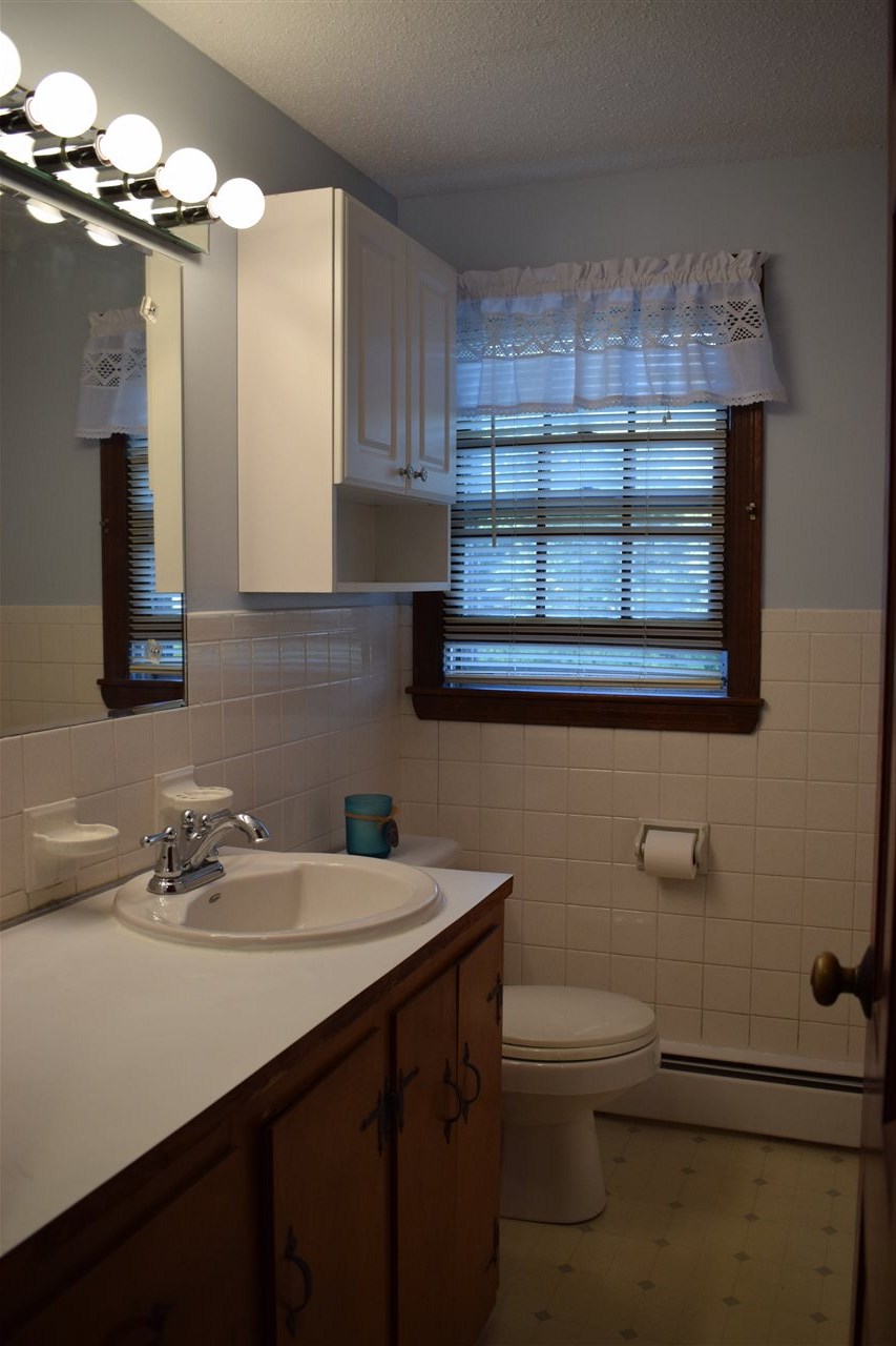 91 Searles Road Nashua, NH 03062 - Photo 26 of 38