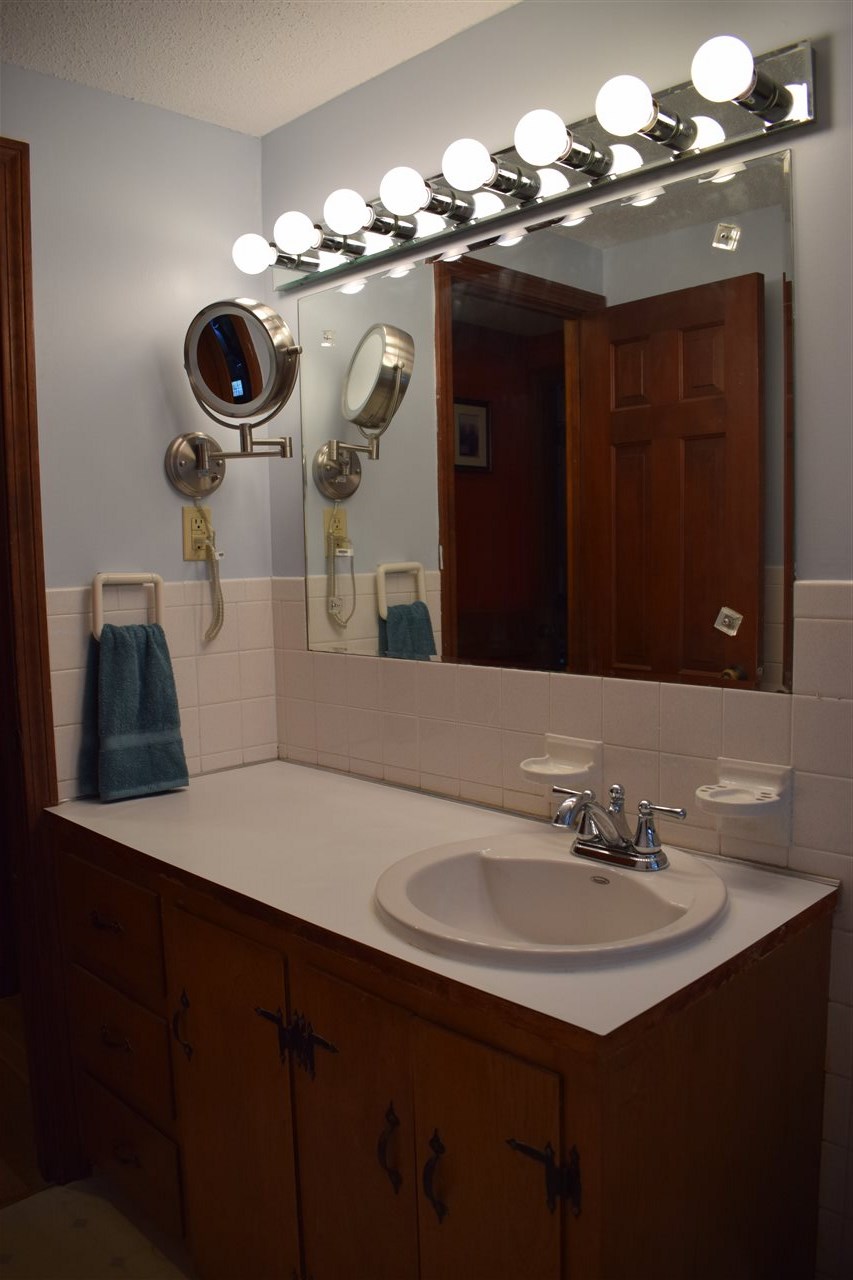 91 Searles Road Nashua, NH 03062 - Photo 27 of 38