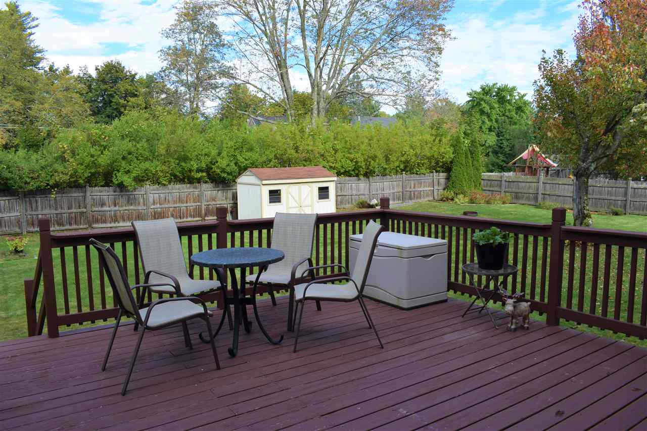 91 Searles Road Nashua, NH 03062 - Photo 30 of 38