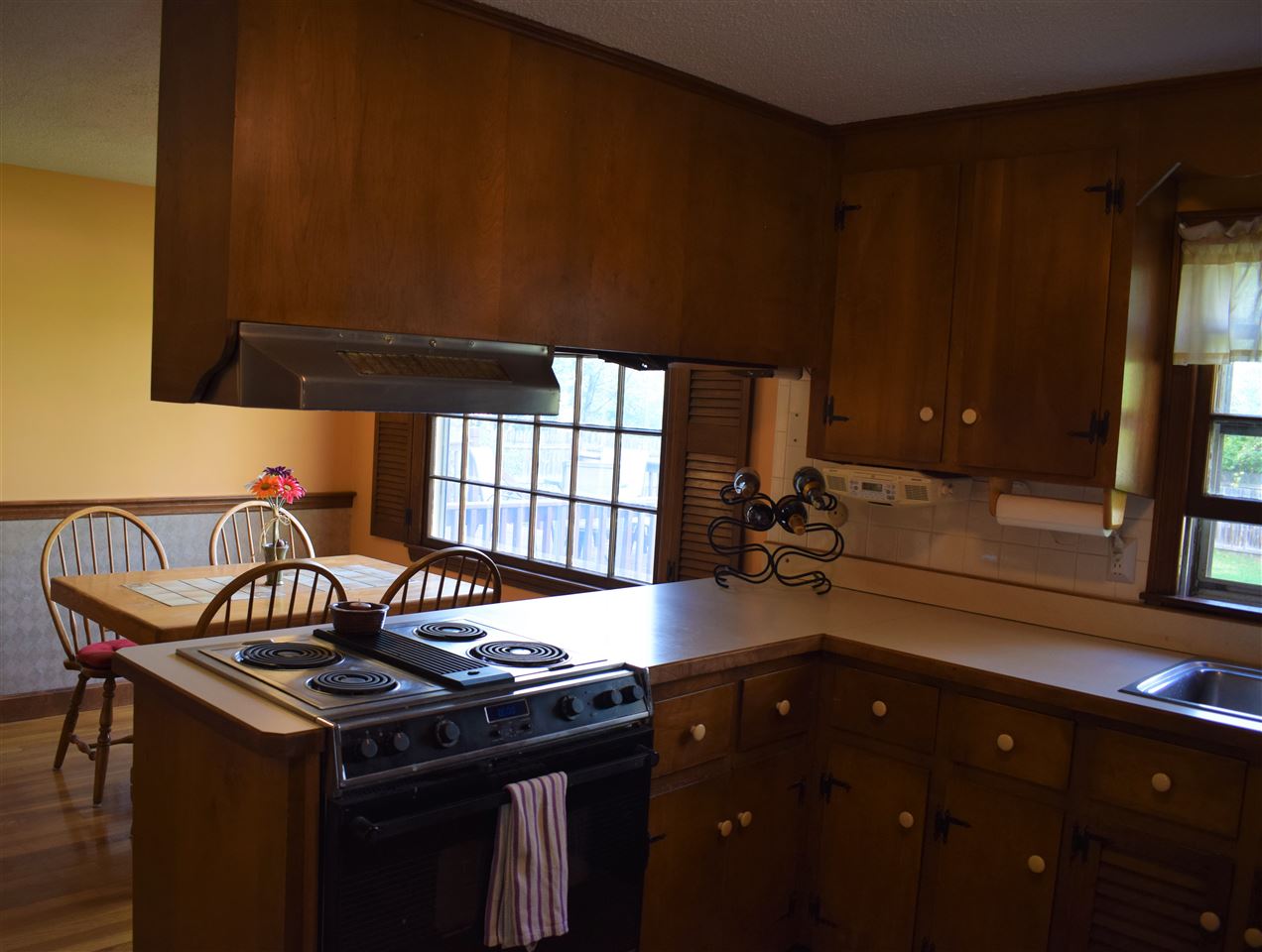 91 Searles Road Nashua, NH 03062 - Photo 5 of 38