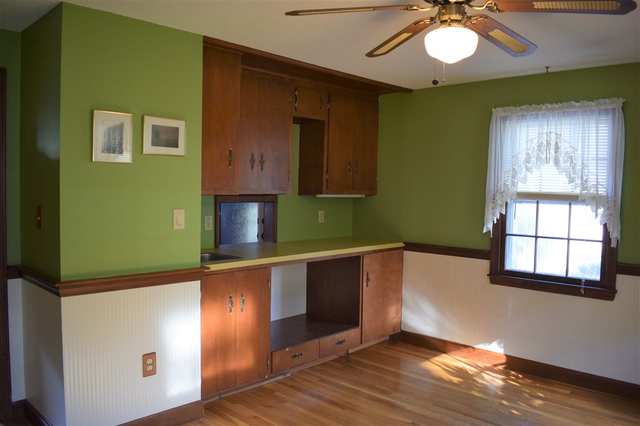 91 Searles Road Nashua, NH 03062 - Photo 10 of 38
