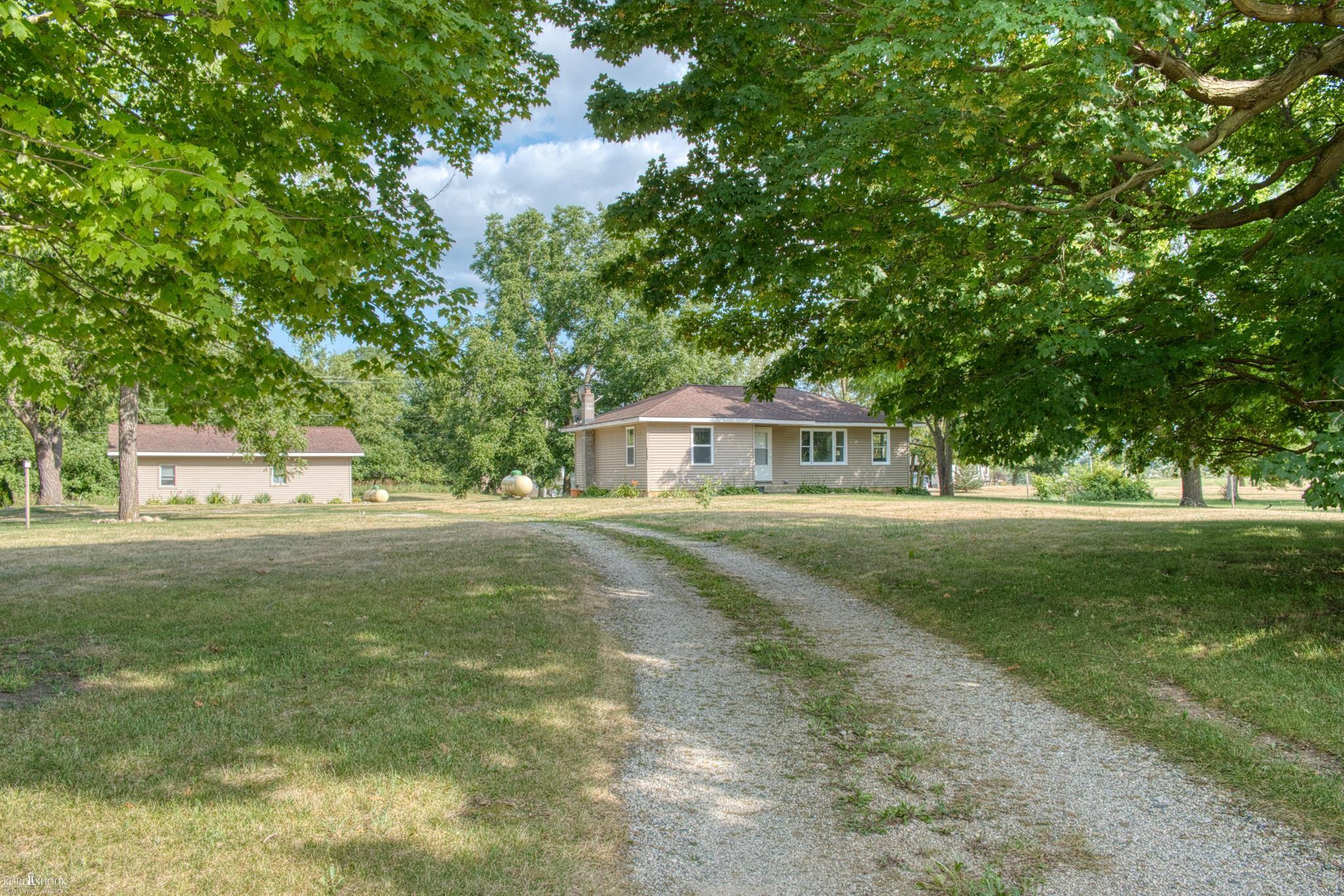 4802 Mill Road, Unit 4802 1/2 Bancroft, MI 48414 - Photo 44 of 46