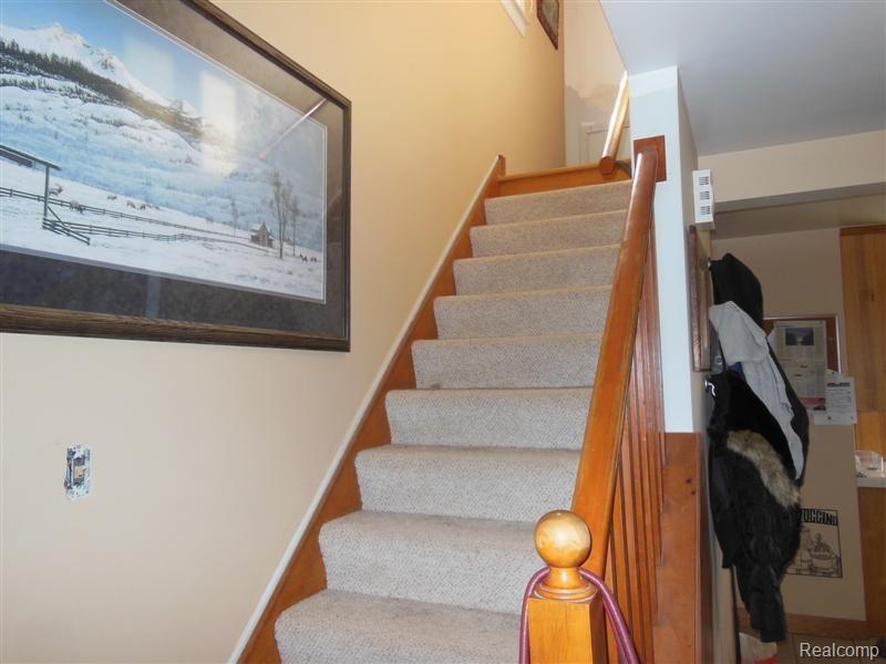 12096 Gage Road Holly, MI 48442 - Photo 13 of 33 STAIRWAY