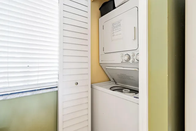 $2,400 | 353 Highway 1, Unit B102, Jupiter, FL 33477