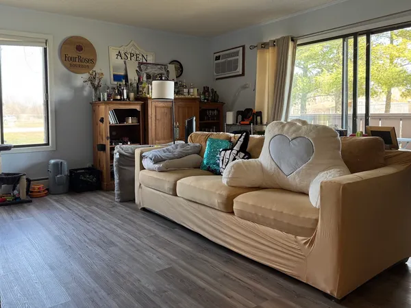 $1,900 | 1 Cedar Court, Unit 4, Vernon Hills, IL 60061