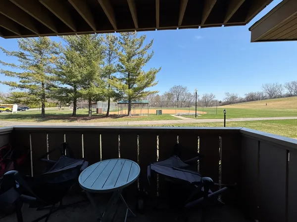 $1,900 | 1 Cedar Court, Unit 4, Vernon Hills, IL 60061