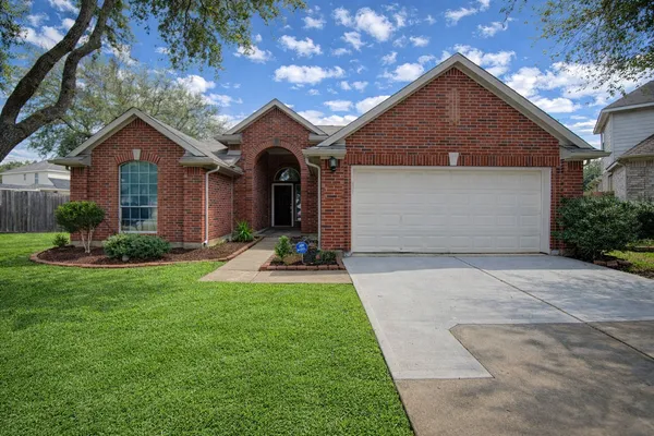 $2,400 | 14802 Newton Falls Lane, Sugar Land, TX 77498