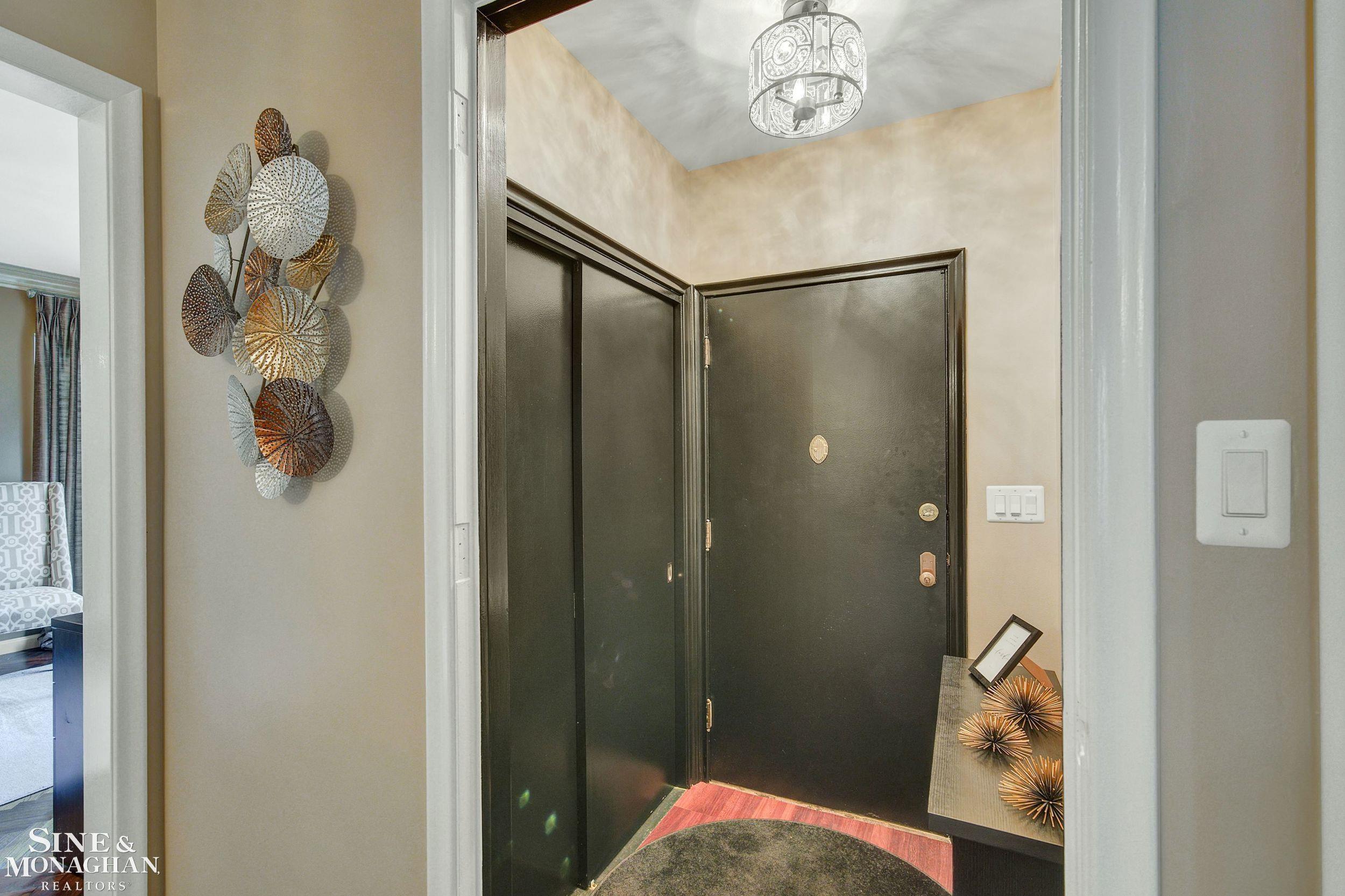 1886 Severn Road Grosse Pointe Woods, MI 48236 - Photo 14 of 38