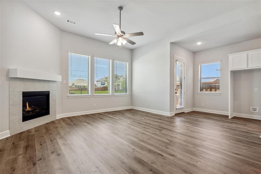 2813 Trinity Ridge Street Mansfield, TX 76063 - Photo 6 of 27