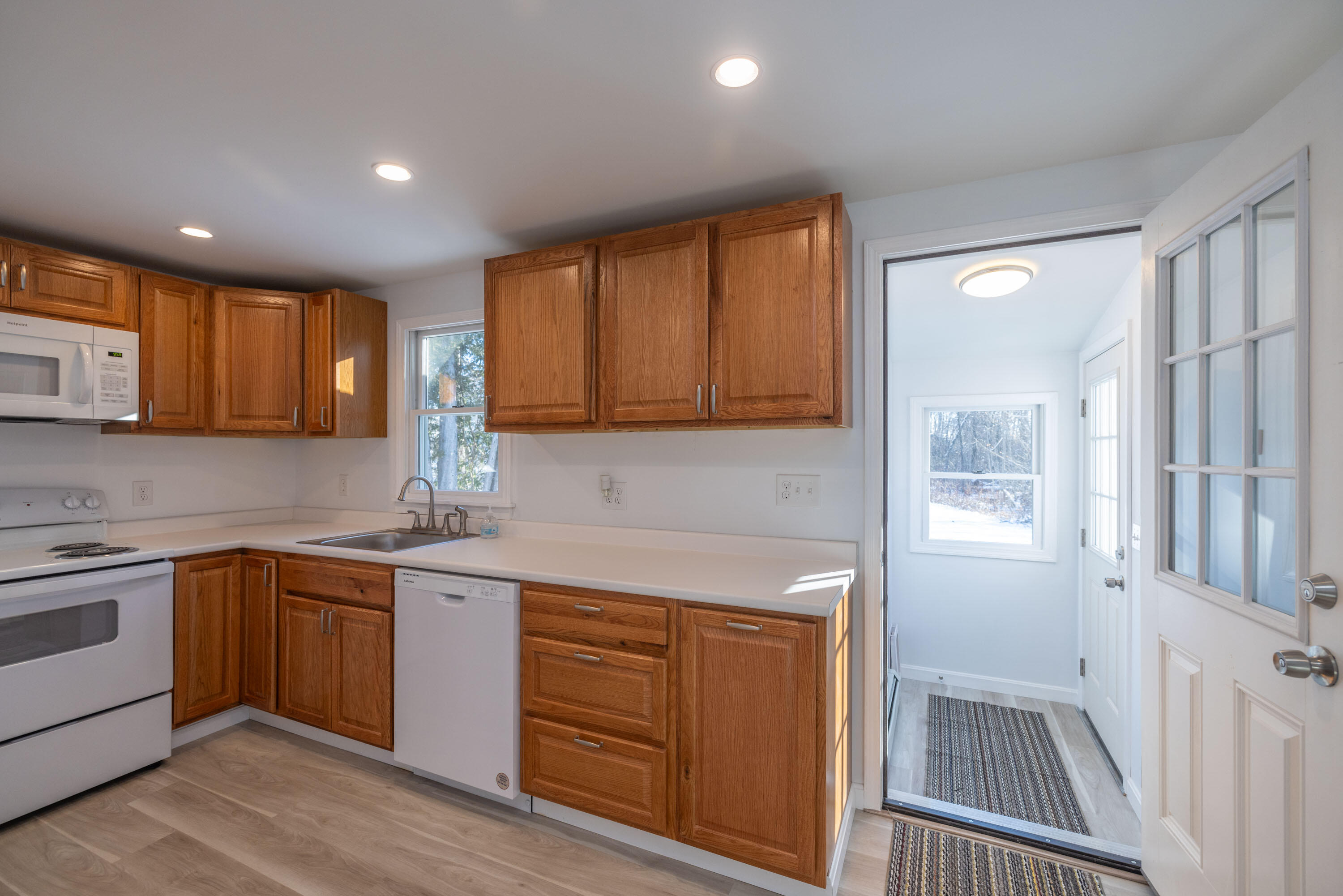 341 Old County Road Rockland, ME 04841 - Photo 11 of 41 _SMC9737