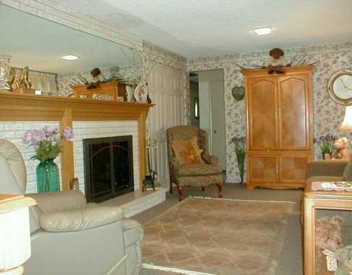 2000 Old Coach Road Springfield, OH 45505 - Photo 3 of 8