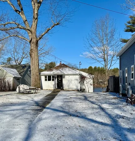 $3,300 | 12 Oak Lane, Unit 1, Spencer, MA 01562